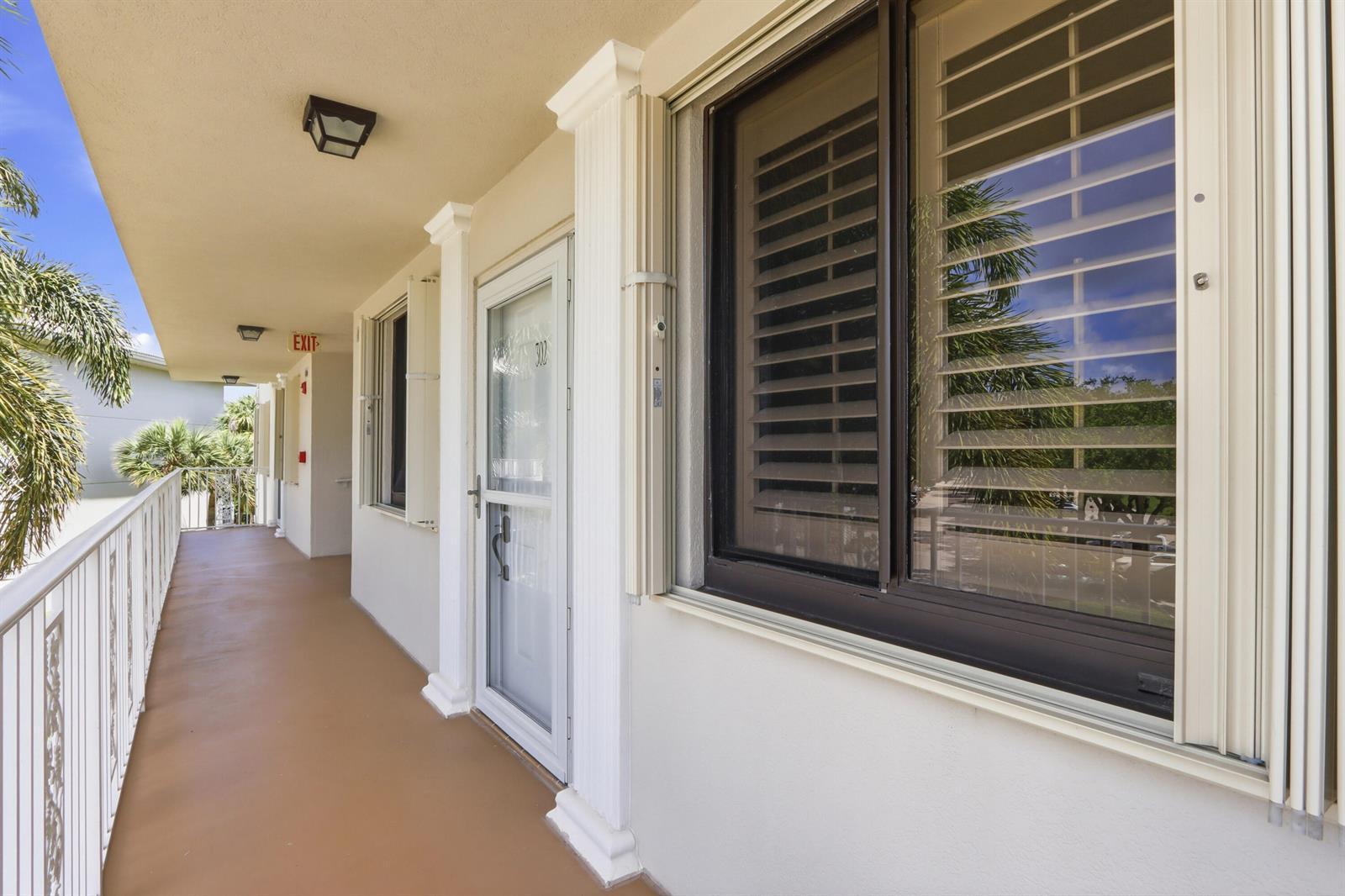 6133 Balboa Circle # 302, Boca Raton FL 33433 photo 3