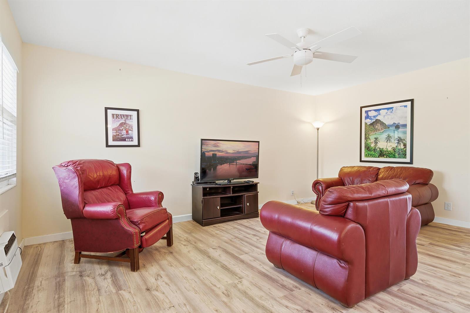 142 Norwich F, West Palm Beach FL 33417 photo 5