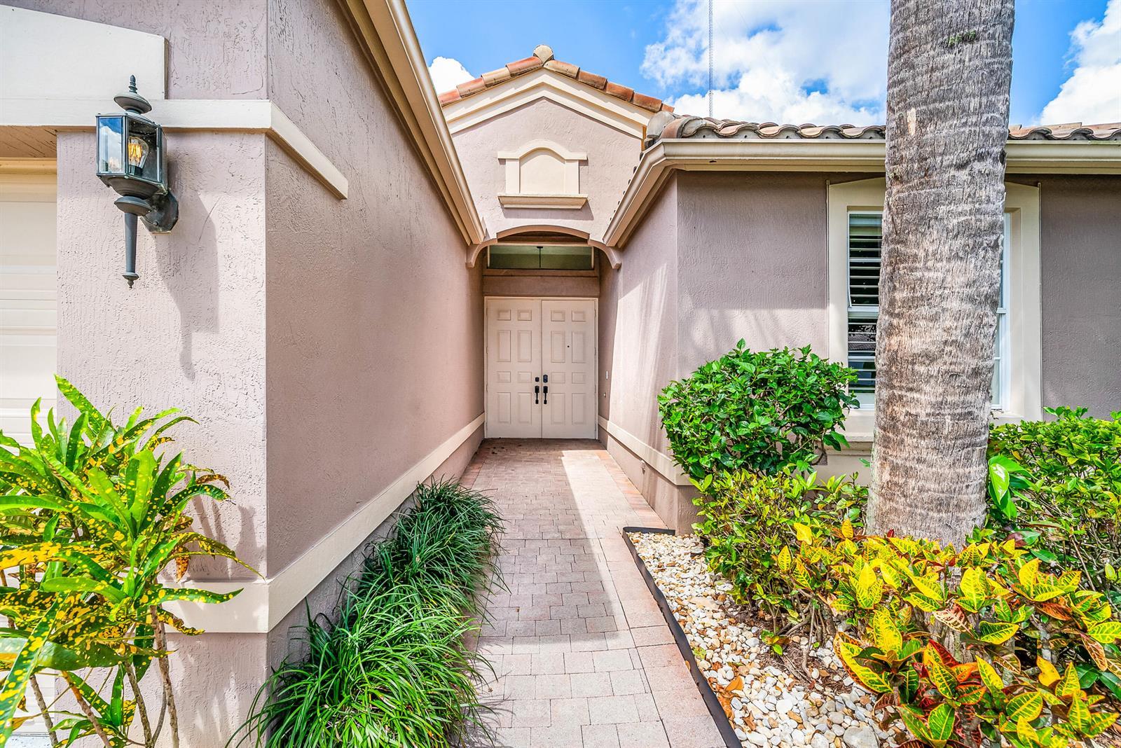 9989 Torino Drive, Lake Worth FL 33467 photo 3