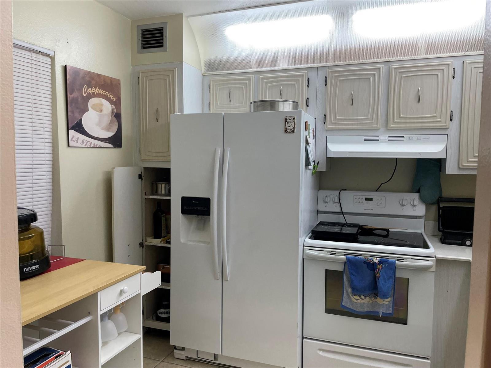 2821 Somerset Drive # 118, Lauderdale Lakes FL 33311 photo 2