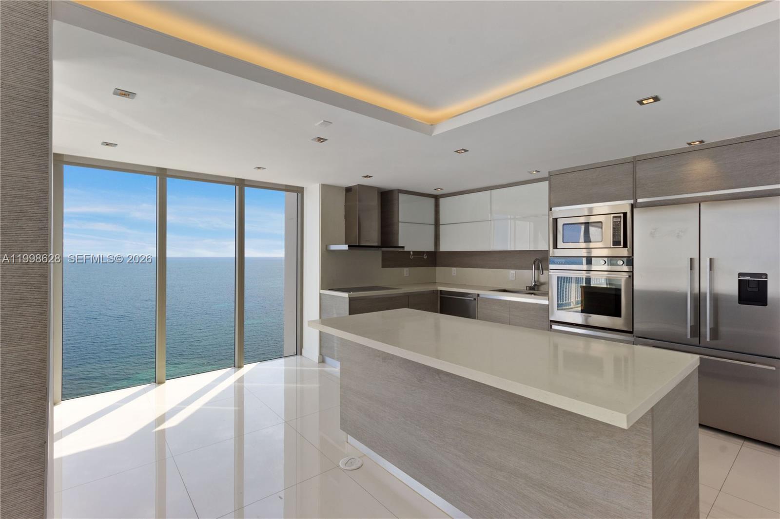 881 Ocean Dr # 18F, Key Biscayne FL 33149 photo 5