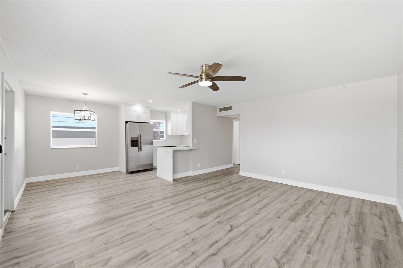 284 Flanders F, Delray Beach FL 33484 photo 5