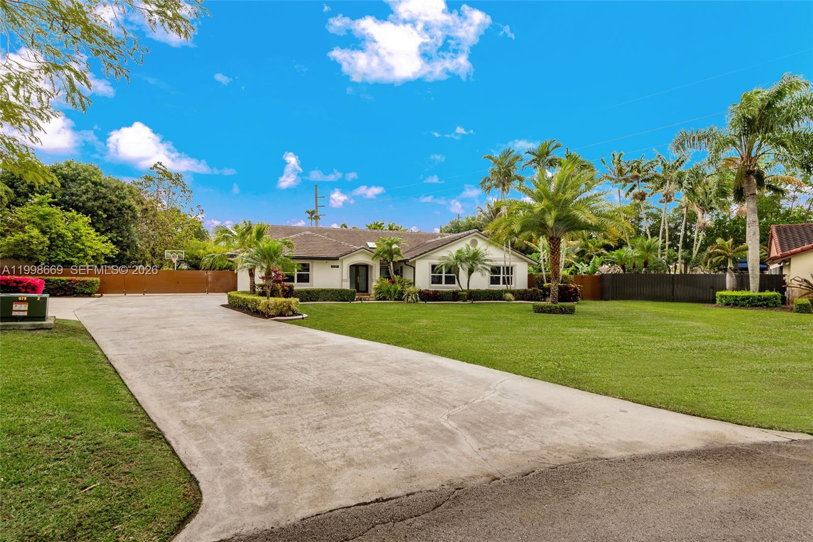 15139 SW 153rd Ct, Miami FL 33196 photo 4
