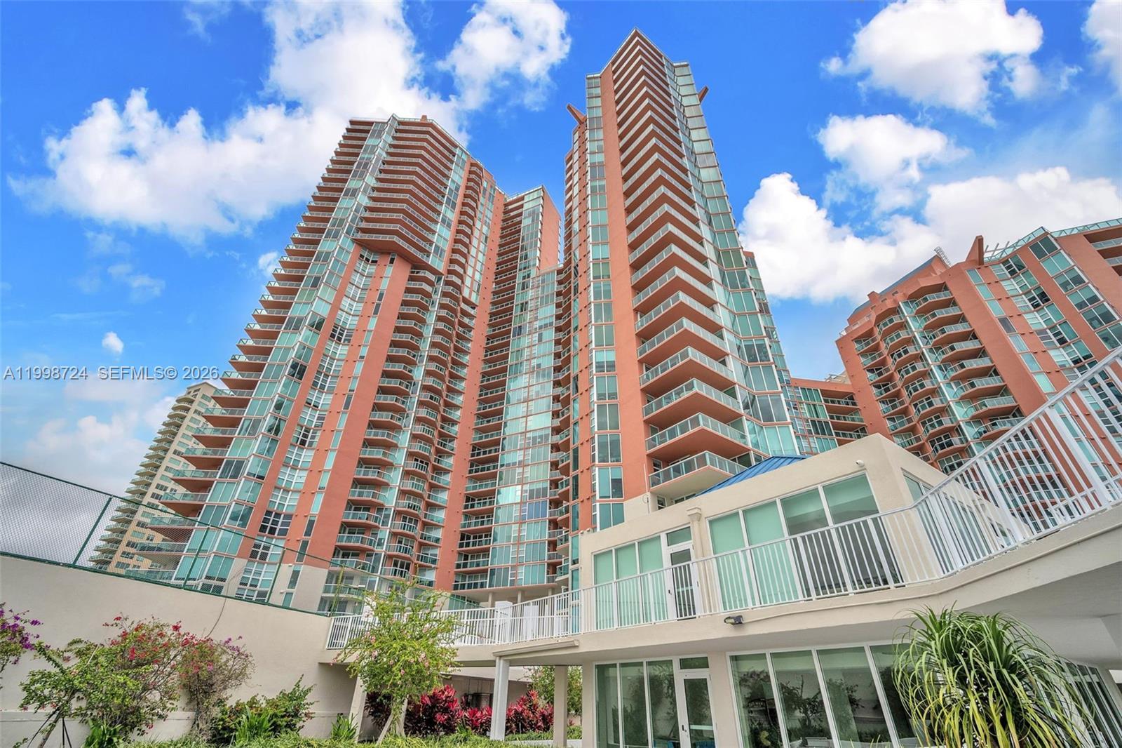 3370 E Hidden Bay Dr # 2407, Aventura FL 33180