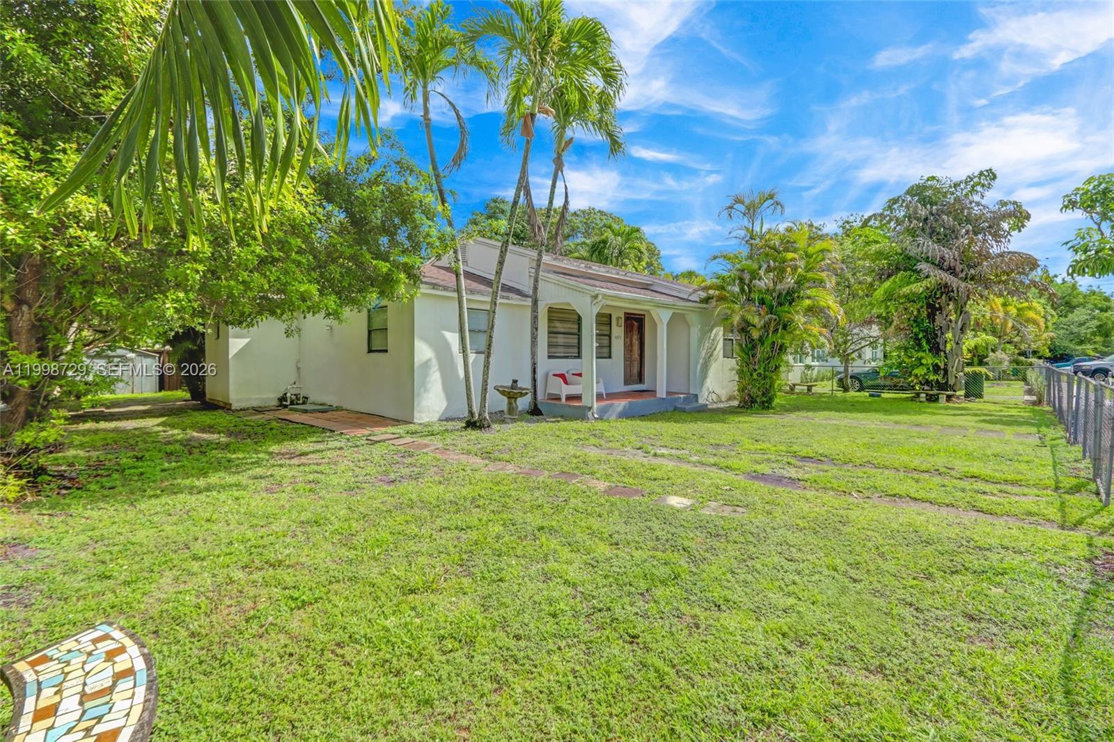 6871 SW 37th St, Miami FL 33155