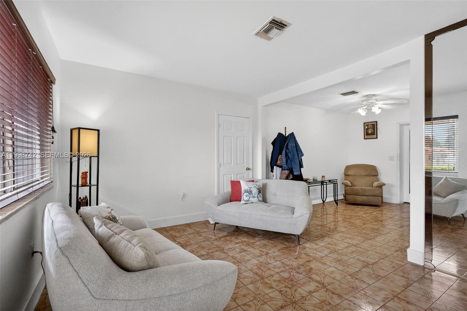 733 W 33rd St, Hialeah FL 33012 photo 2
