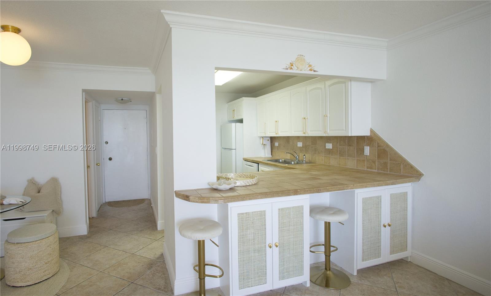 5555 Collins Ave # 15M, Miami Beach FL 33140 photo 3