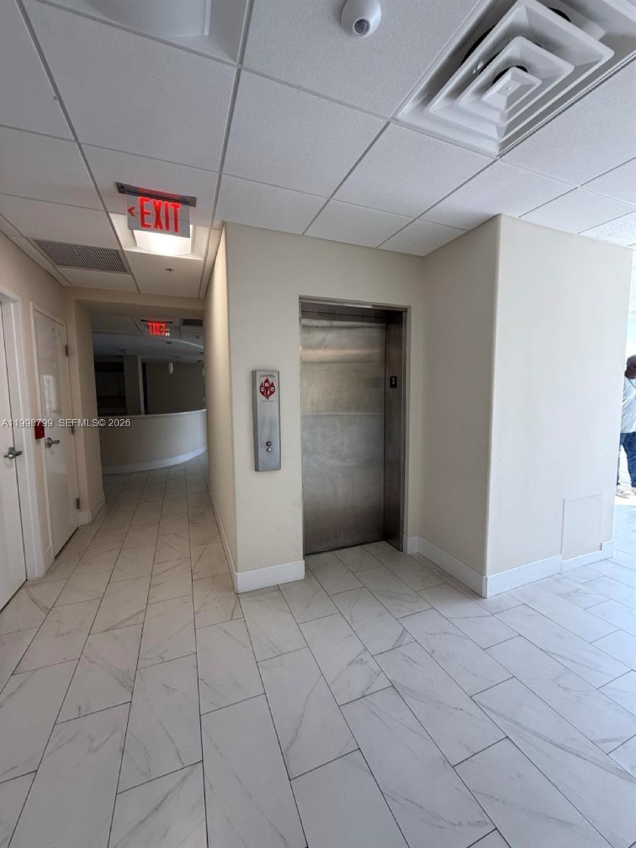 2866 E Oakland Park Blvd, Fort Lauderdale FL 33306 photo 3