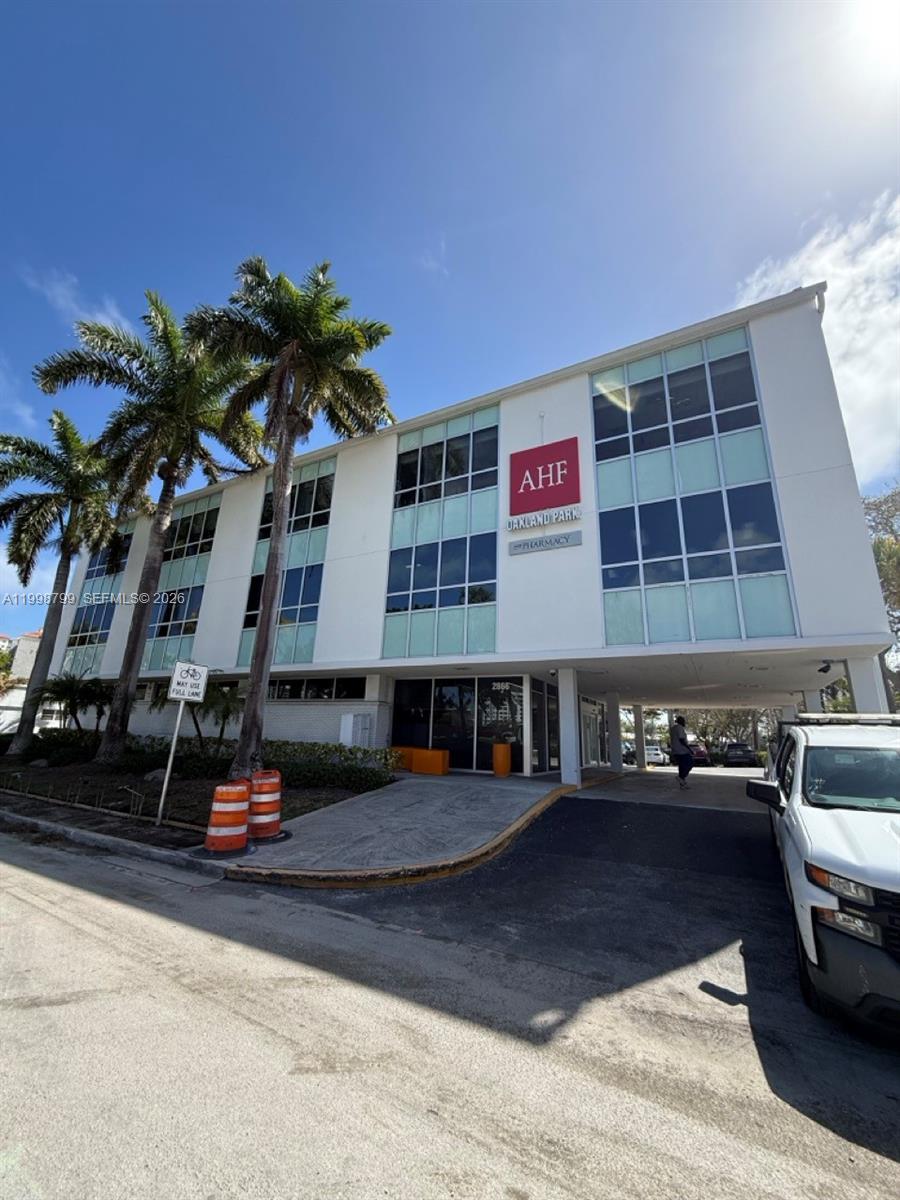 2866 E Oakland Park Blvd, Fort Lauderdale FL 33306