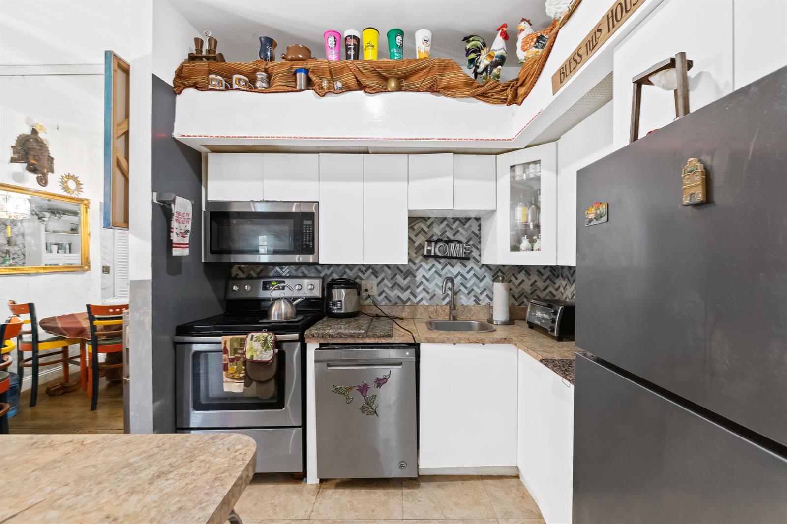 10443 E Clairmont Circle # 203, Tamarac FL 33321 photo 2