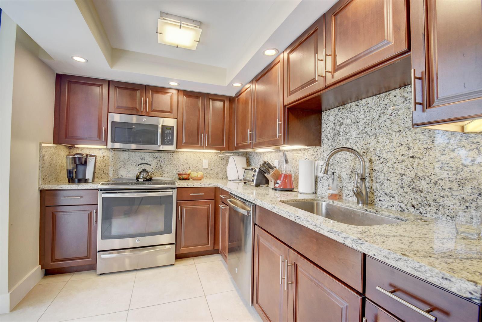1542 Bridgewood Drive, Boca Raton FL 33434 photo 3