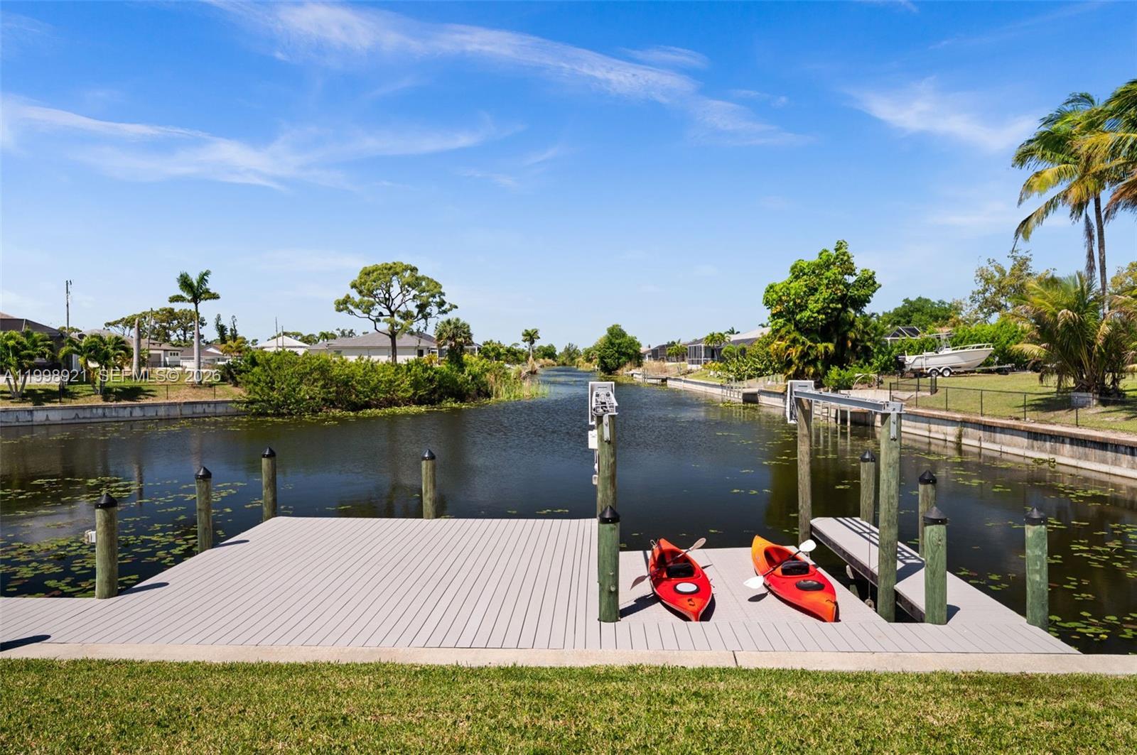 1808 SW 8th Place, Cape Coral FL 33991 photo 2