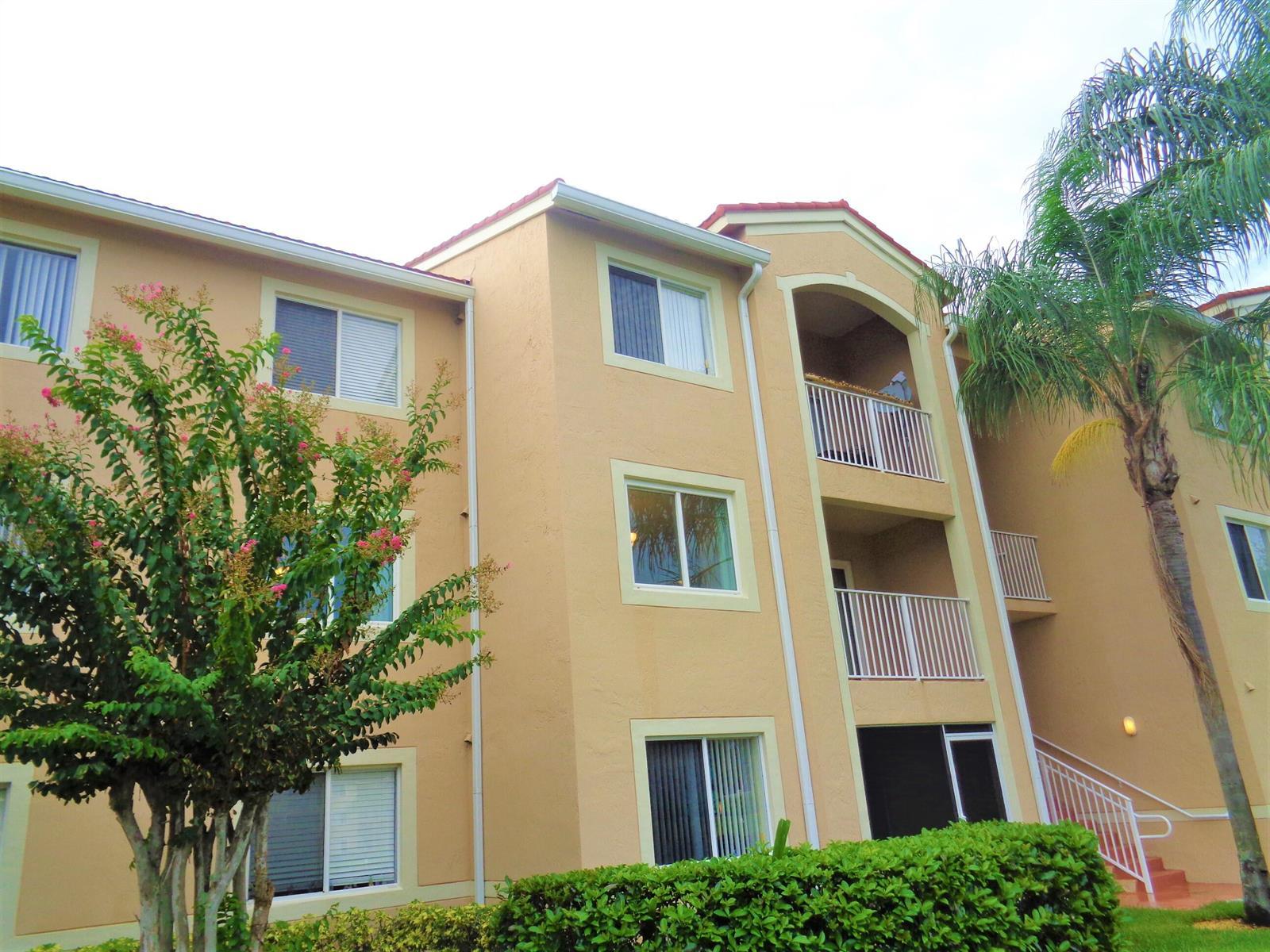 1650 N 42nd Circle # 206, Vero Beach FL 32967