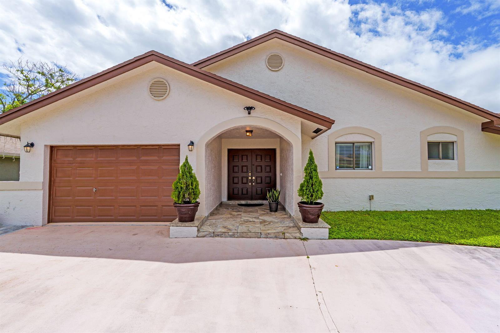 10218 NW 71st Place, Tamarac FL 33321