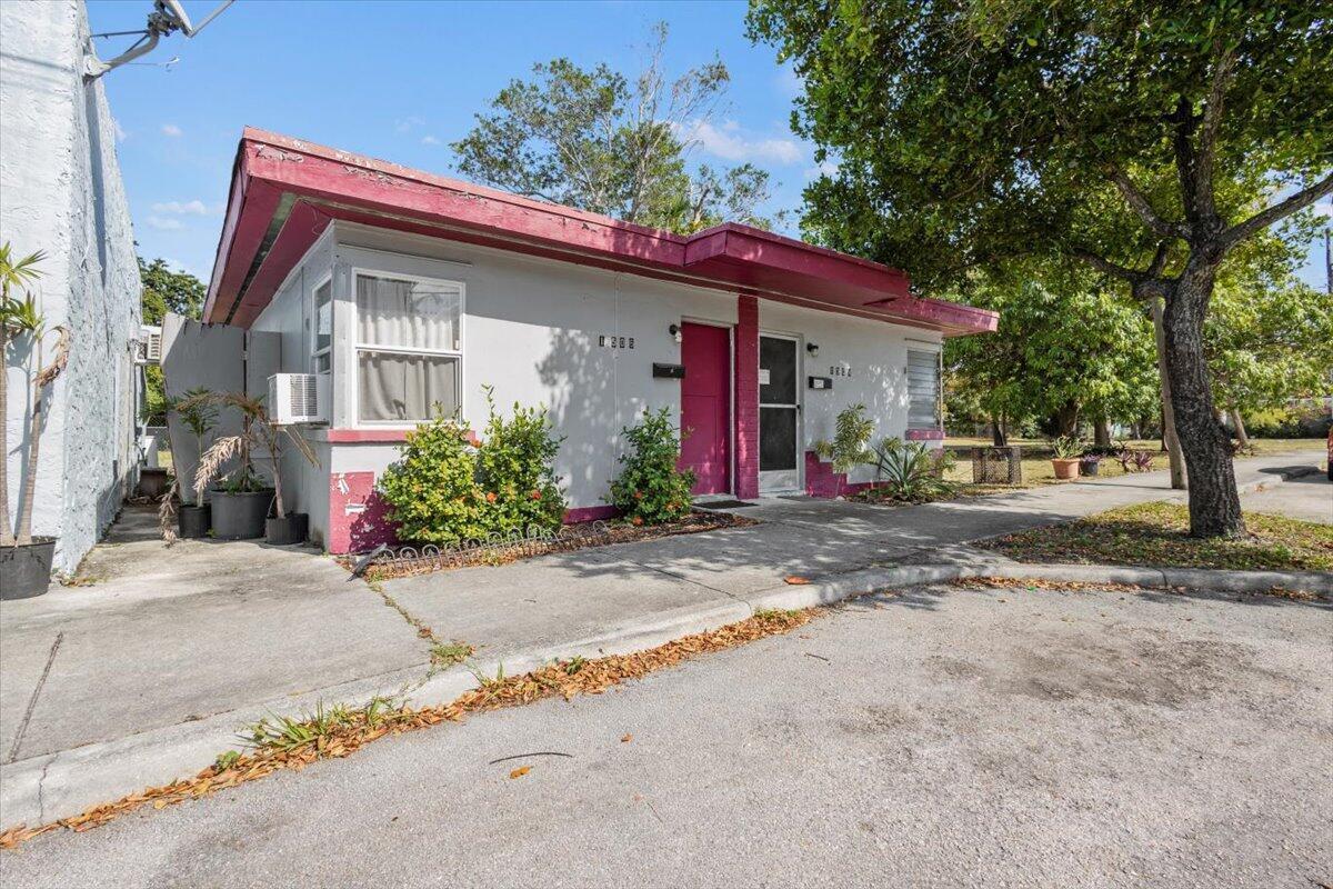 1504 N Sapodilla Avenue, West Palm Beach FL 33401 photo 3