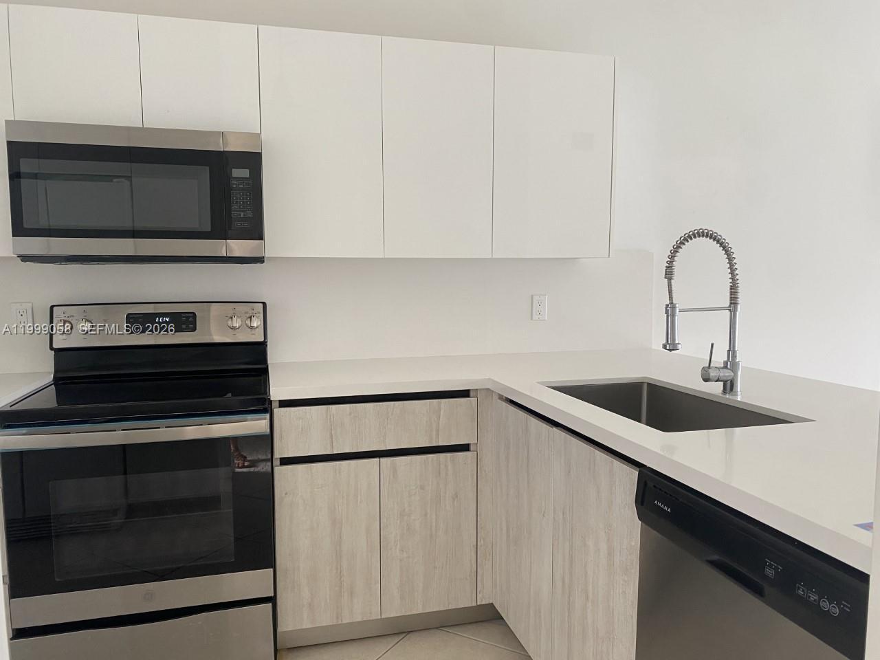 219 SE 8th St # 601, Hallandale Beach FL 33009 photo 3