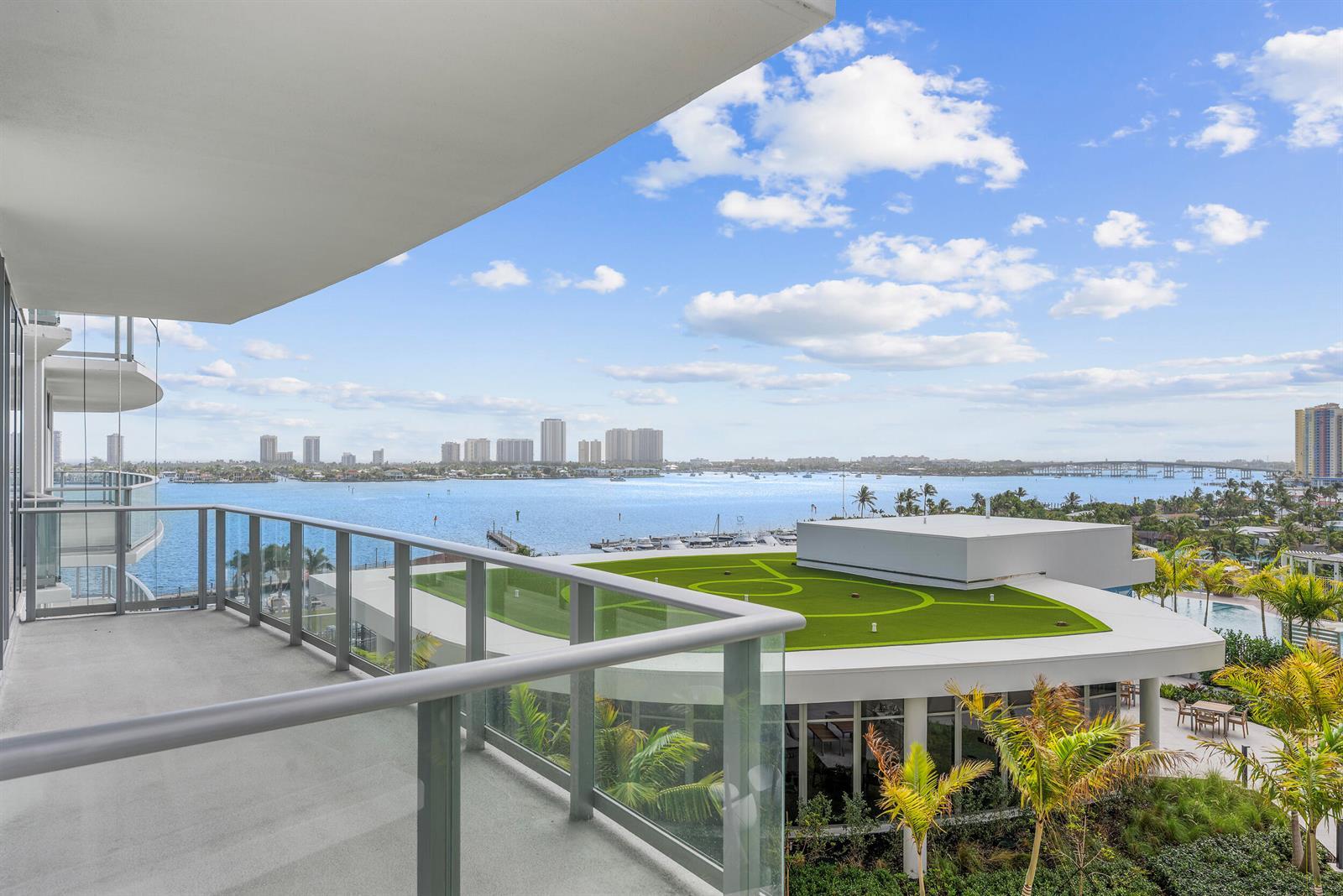 220 Lake Shore Drive # 811, Lake Park FL 33403