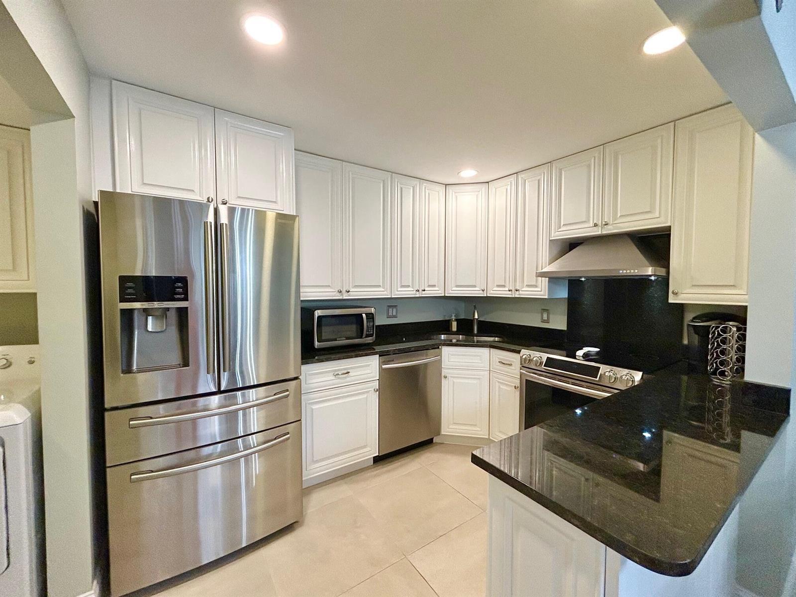 140 Lake Pine Circle # 1, FL 33463