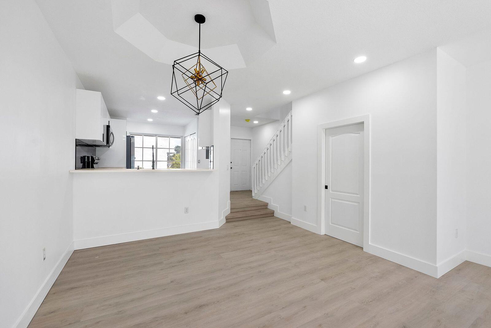 8300 NW 10th Street, Miami FL 33126 photo 2