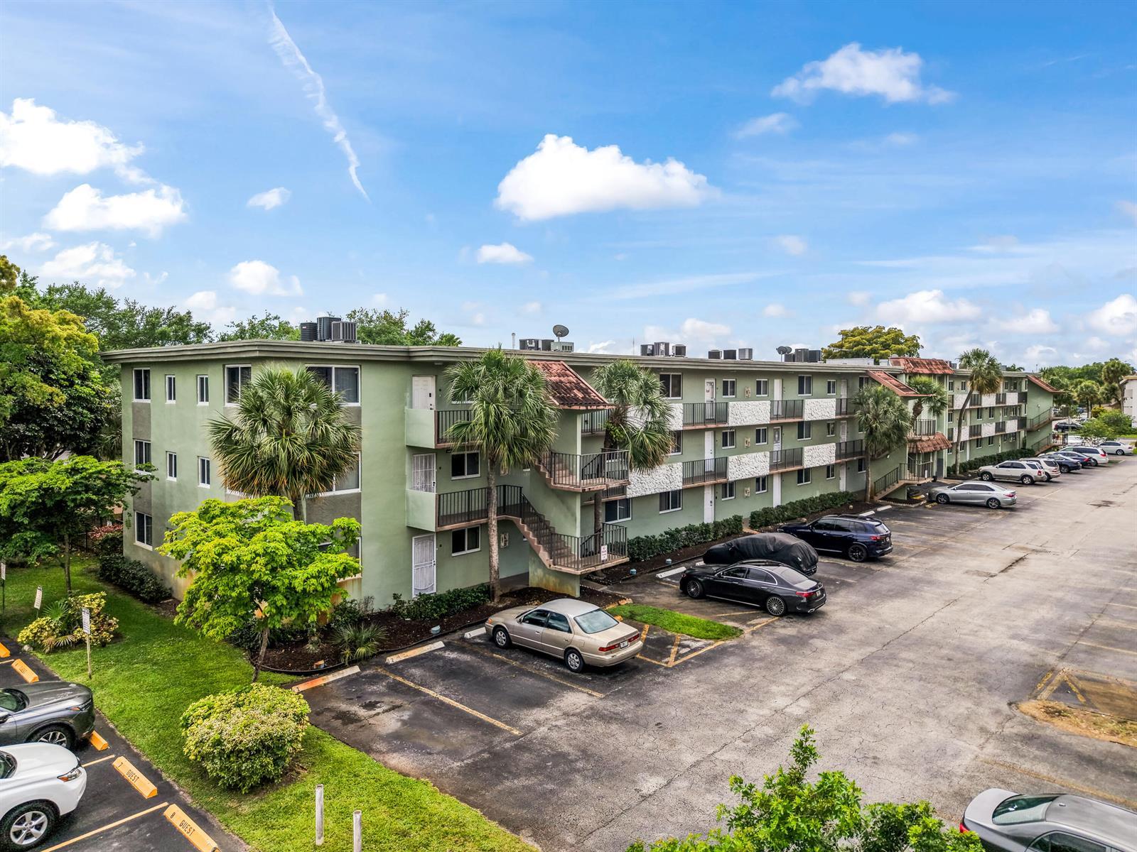 5935 Del Lago Circle # 202, Sunrise FL 33313