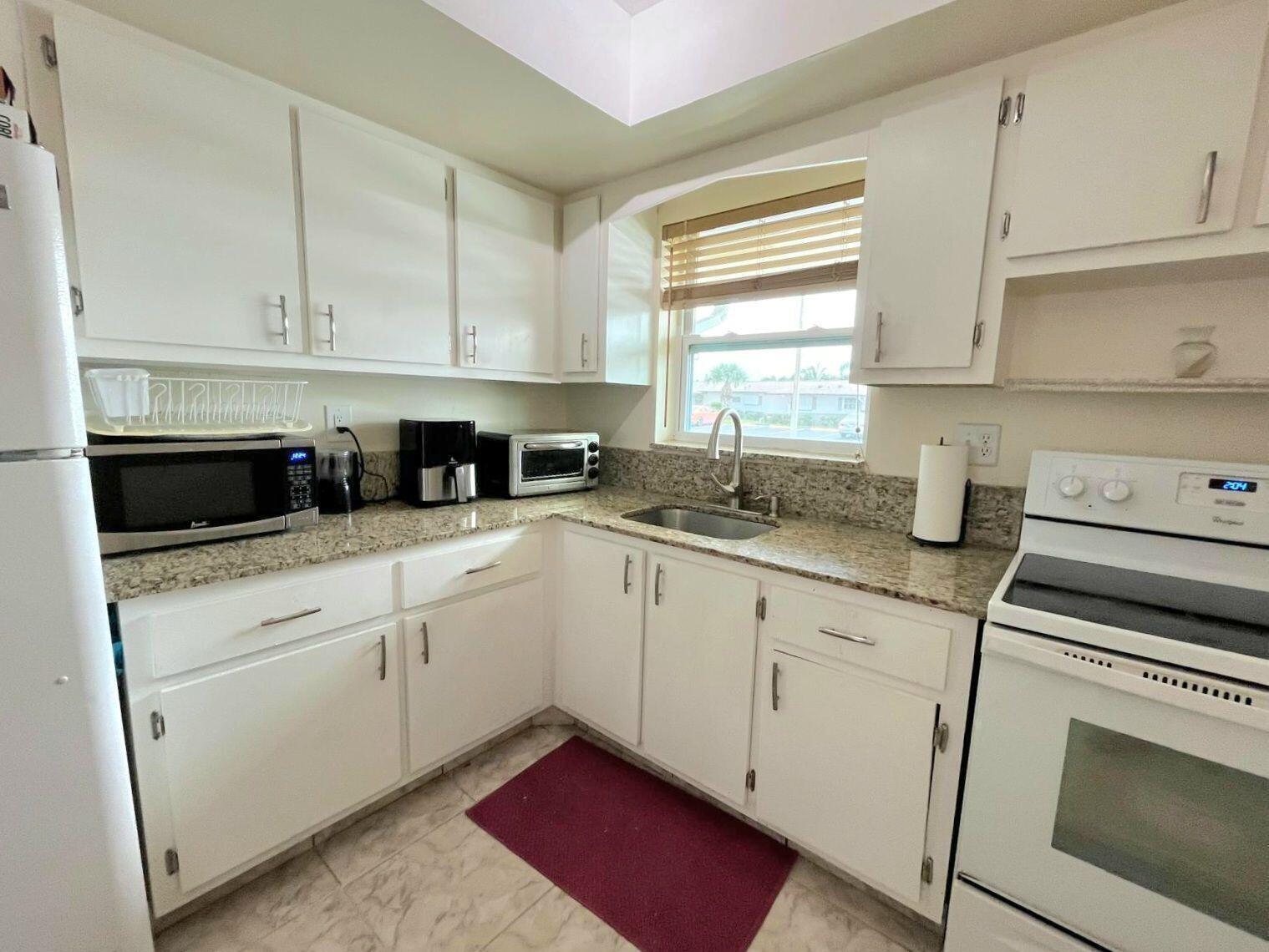 2825 E Crosley Dr Drive E # I, West Palm Beach FL 33415 photo 2
