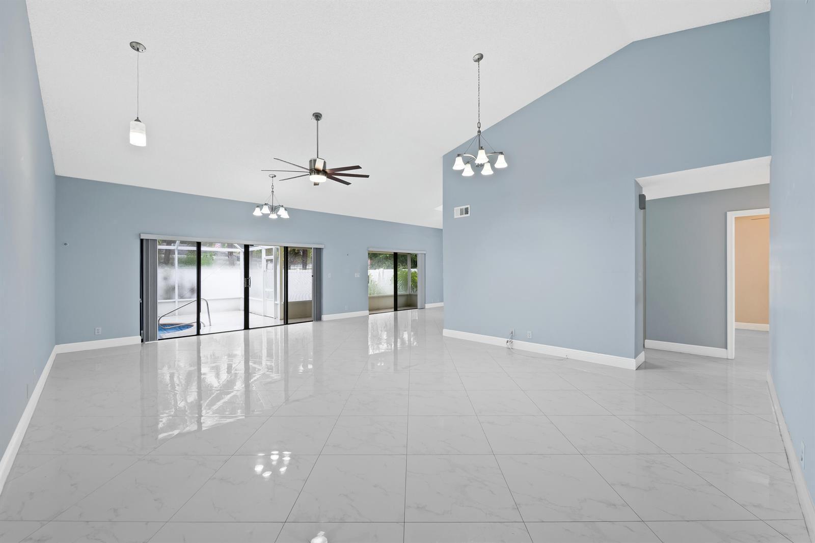 281 N Country Club Boulevard, Boca Raton FL 33487 photo 2