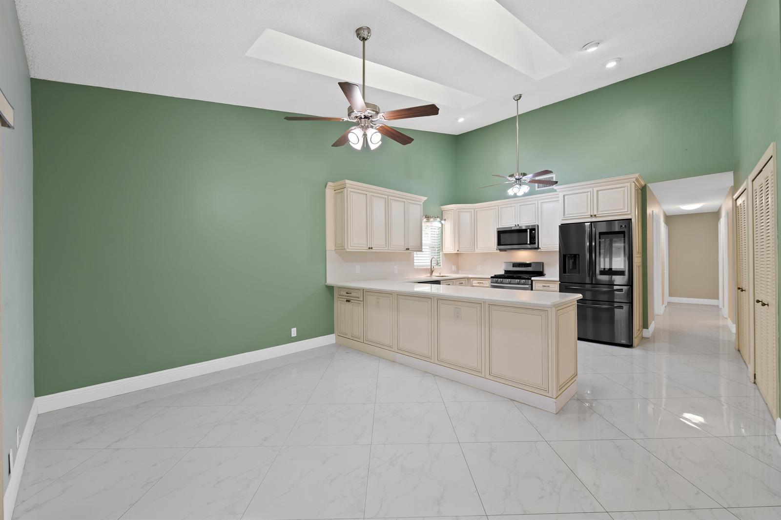 281 N Country Club Boulevard, Boca Raton FL 33487 photo 5