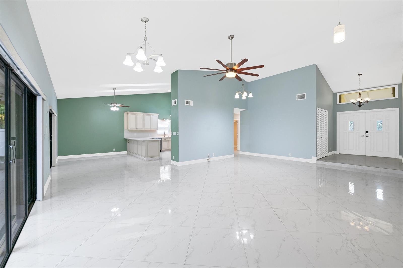 281 N Country Club Boulevard, Boca Raton FL 33487 photo 4