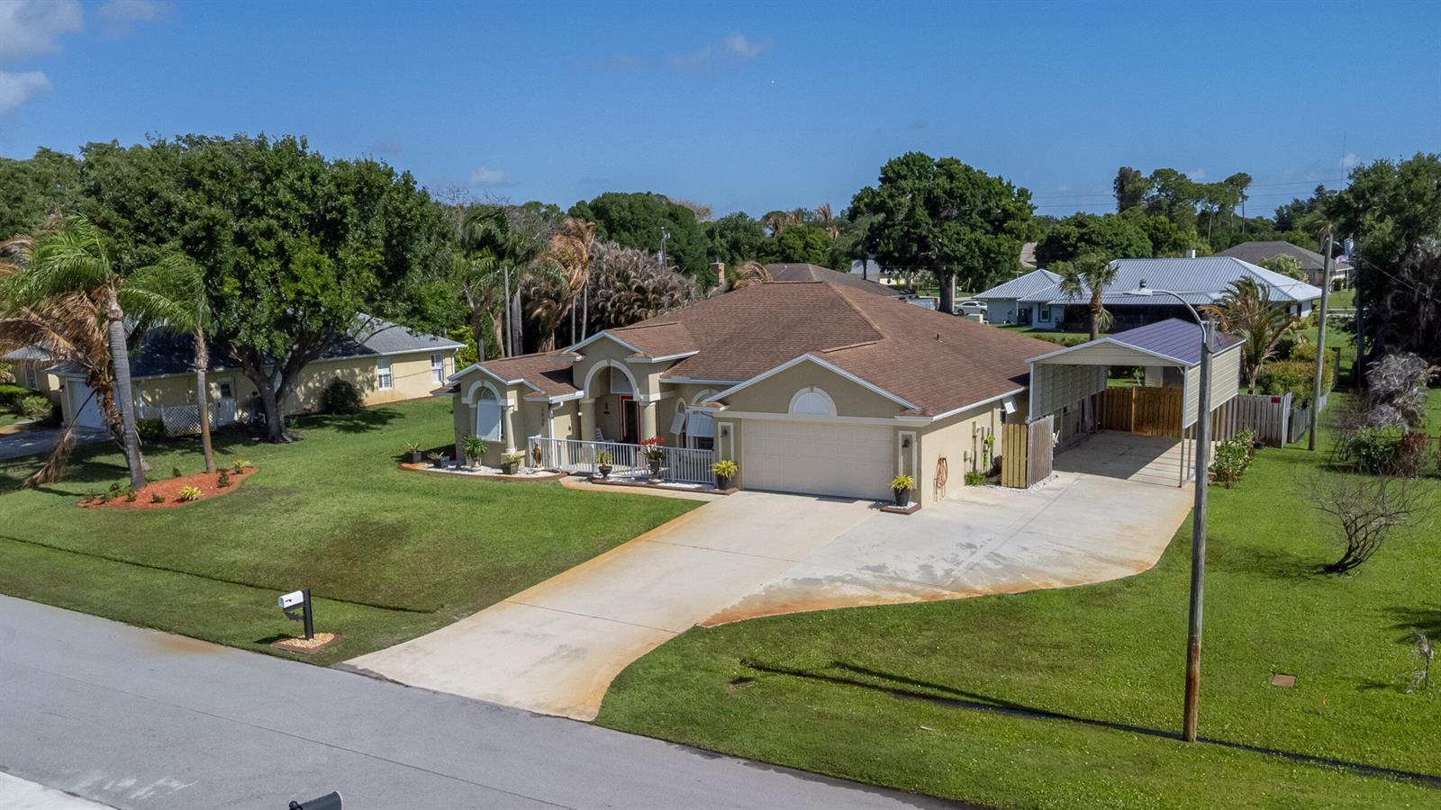 2025 SE Allamanda Drive, Port St. Lucie FL 34952 photo 4