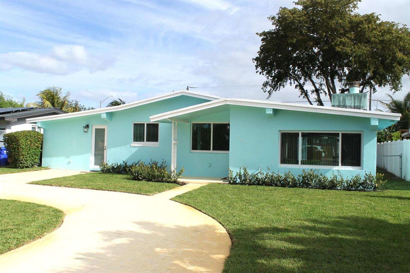 8881 NW 11th Street, Pembroke Pines FL 33024