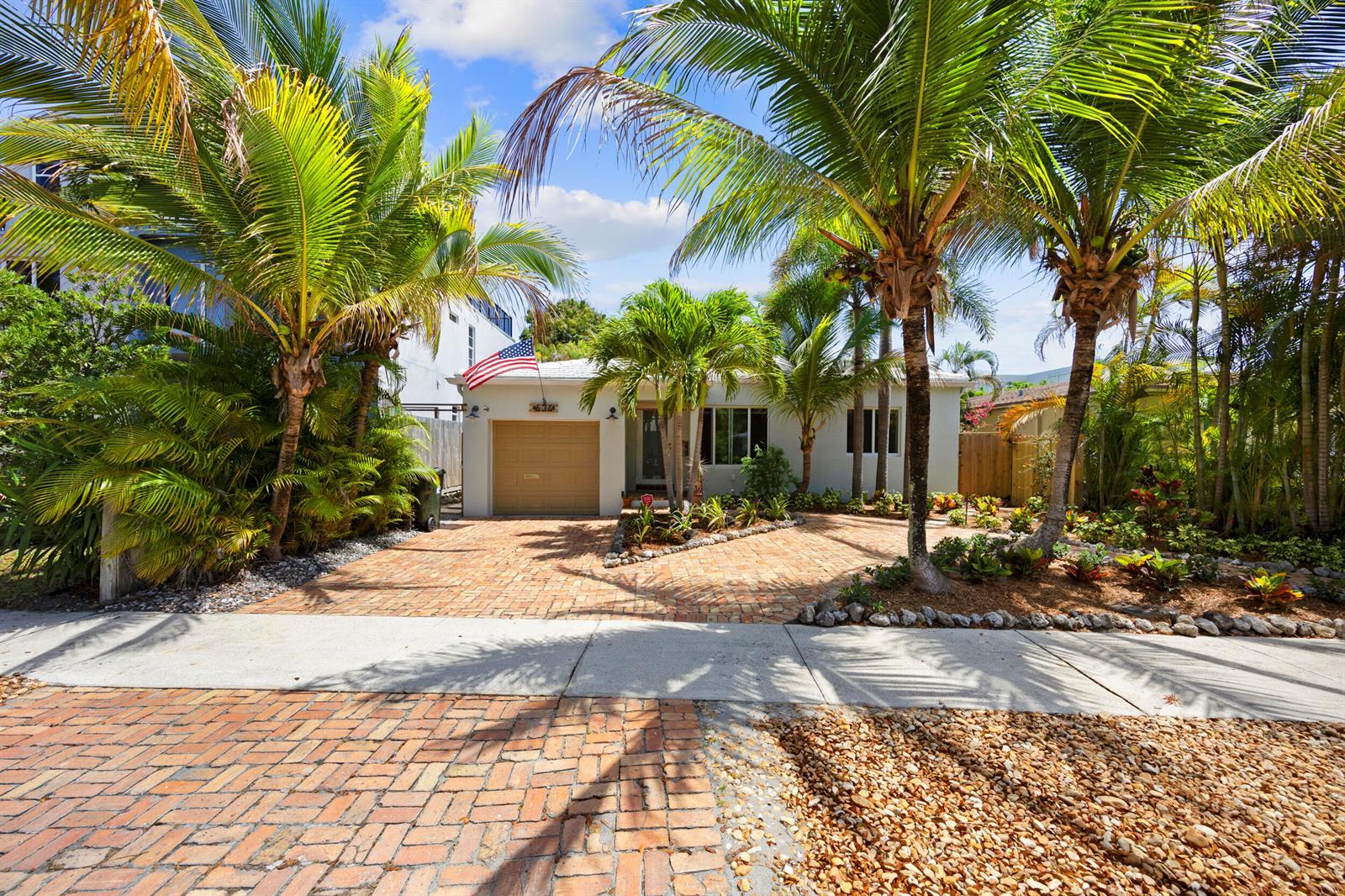 634 NE 17th Way, Fort Lauderdale FL 33304