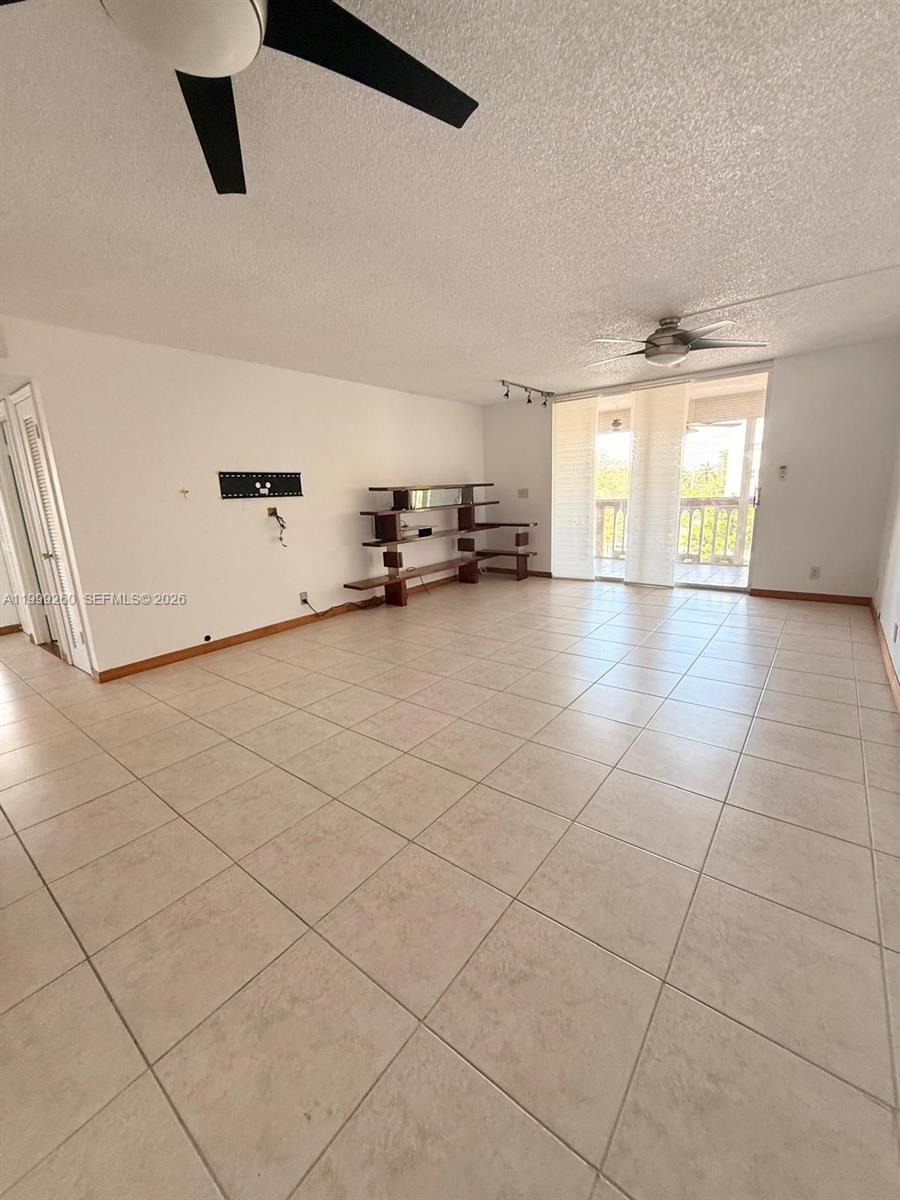 Hallandale Beach, FL 33009 photo 2