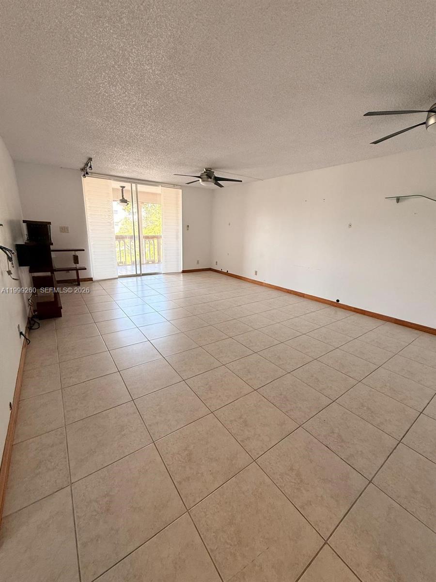 Hallandale Beach, FL 33009 photo 3