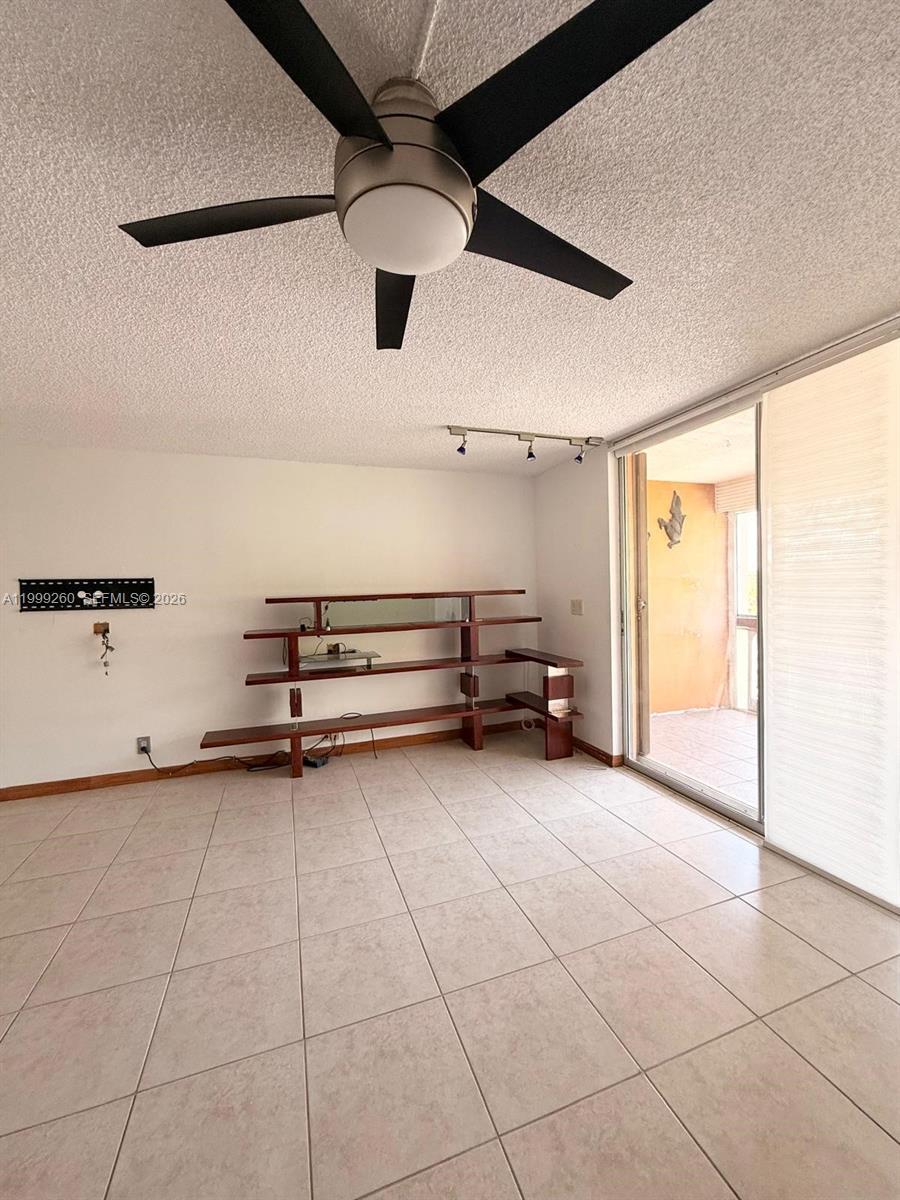 Hallandale Beach, FL 33009 photo 4