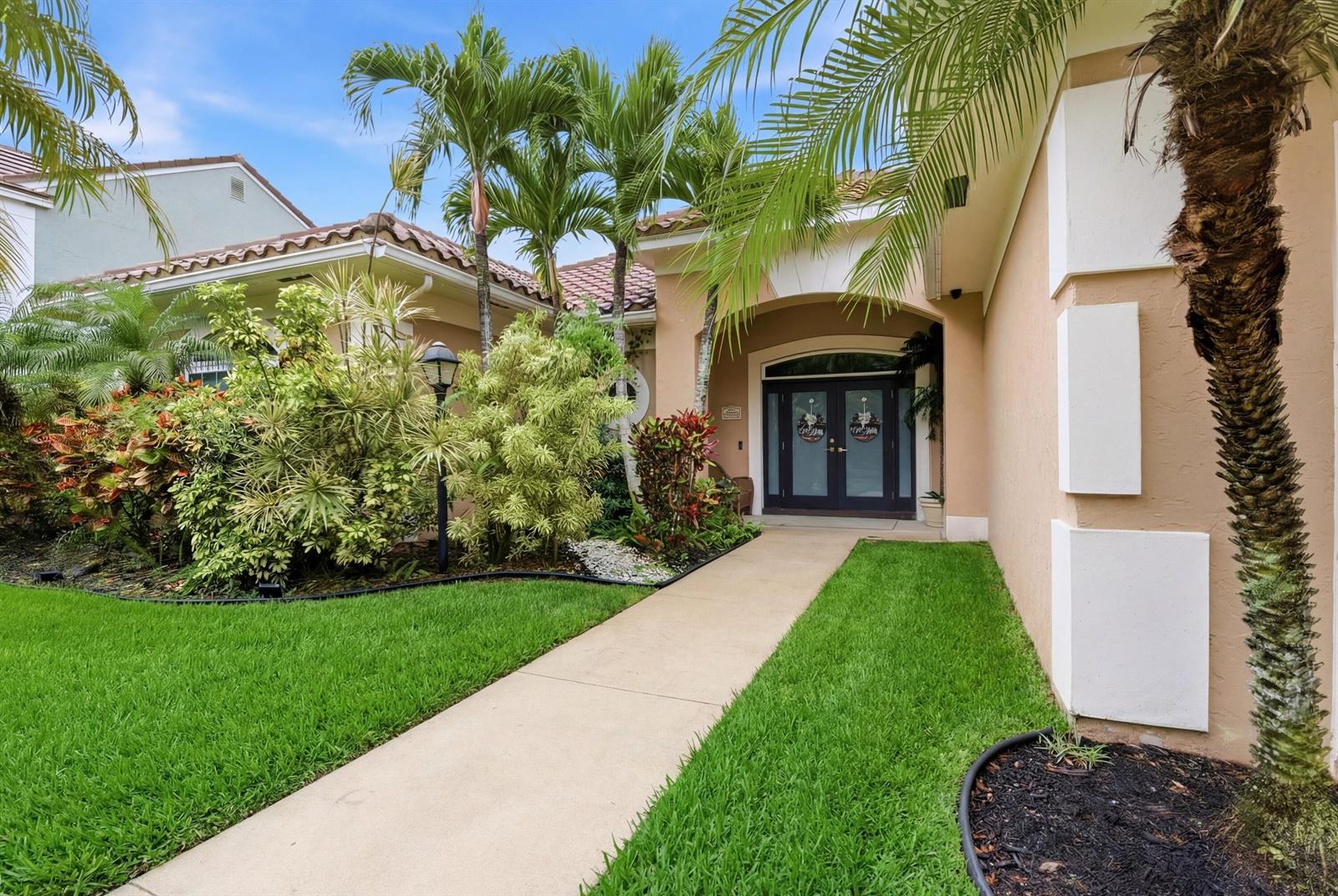10114 Hunt Club Lane, Palm Beach Gardens FL 33418