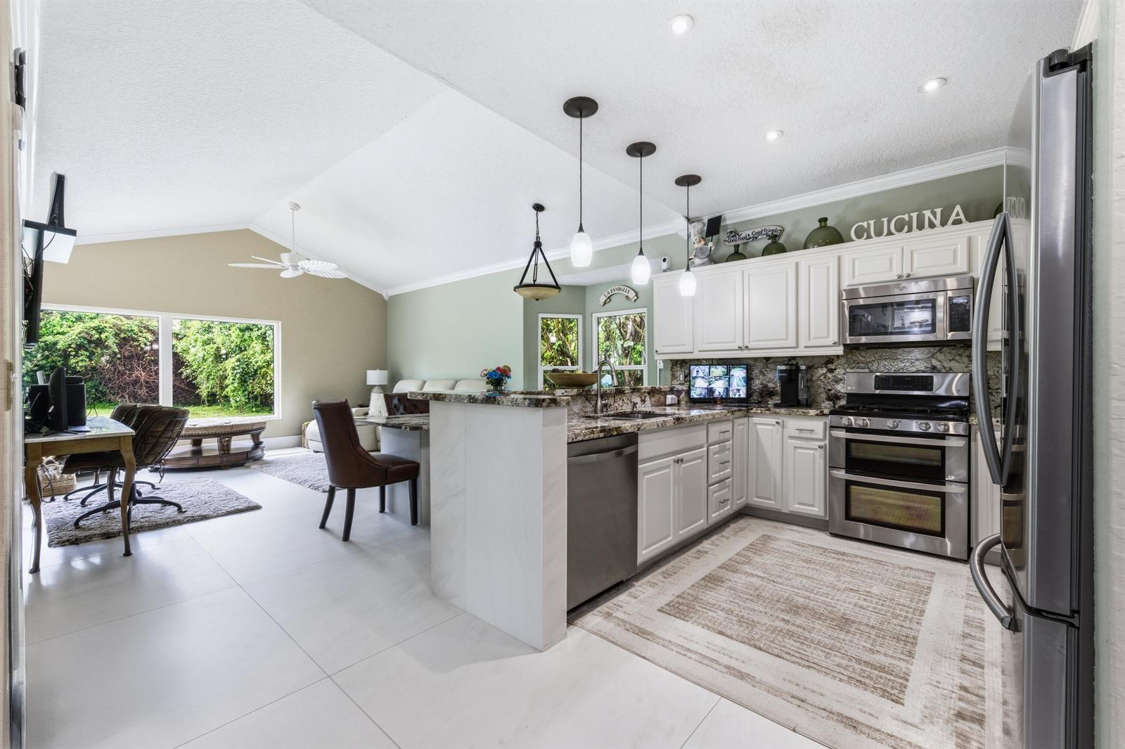 10114 Hunt Club Lane, Palm Beach Gardens FL 33418 photo 5