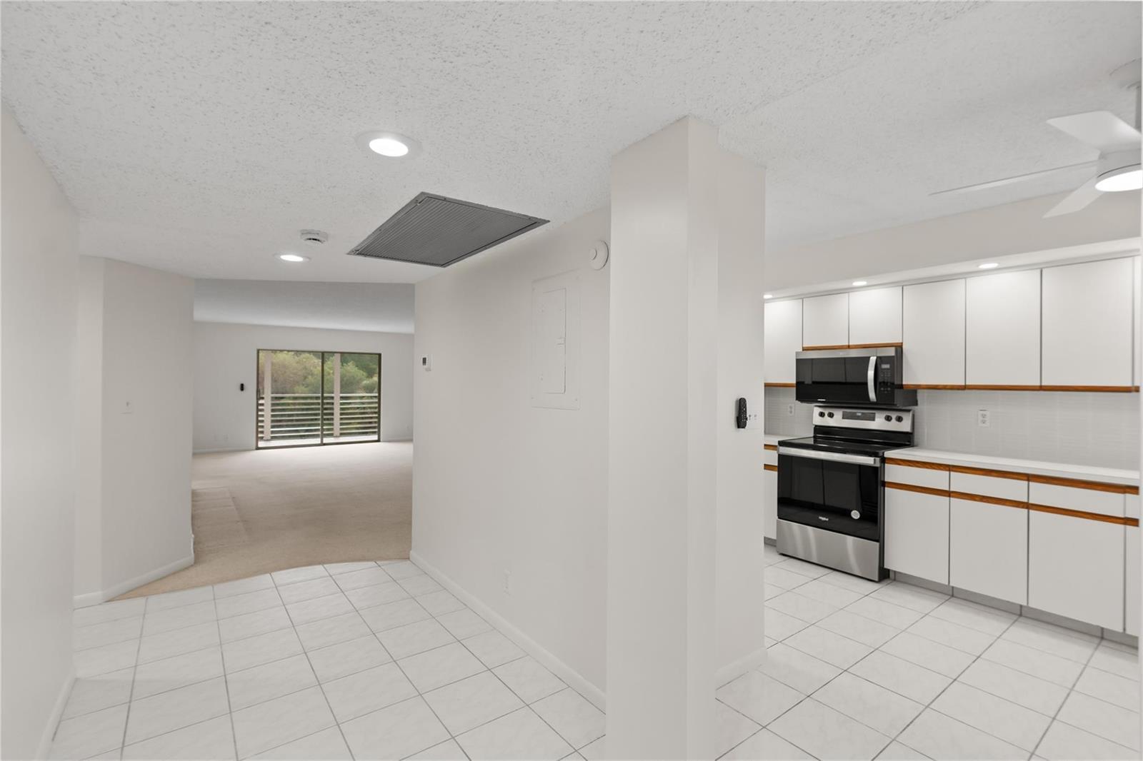 1801 Eleuthera Point # J3, Coconut Creek FL 33066 photo 3
