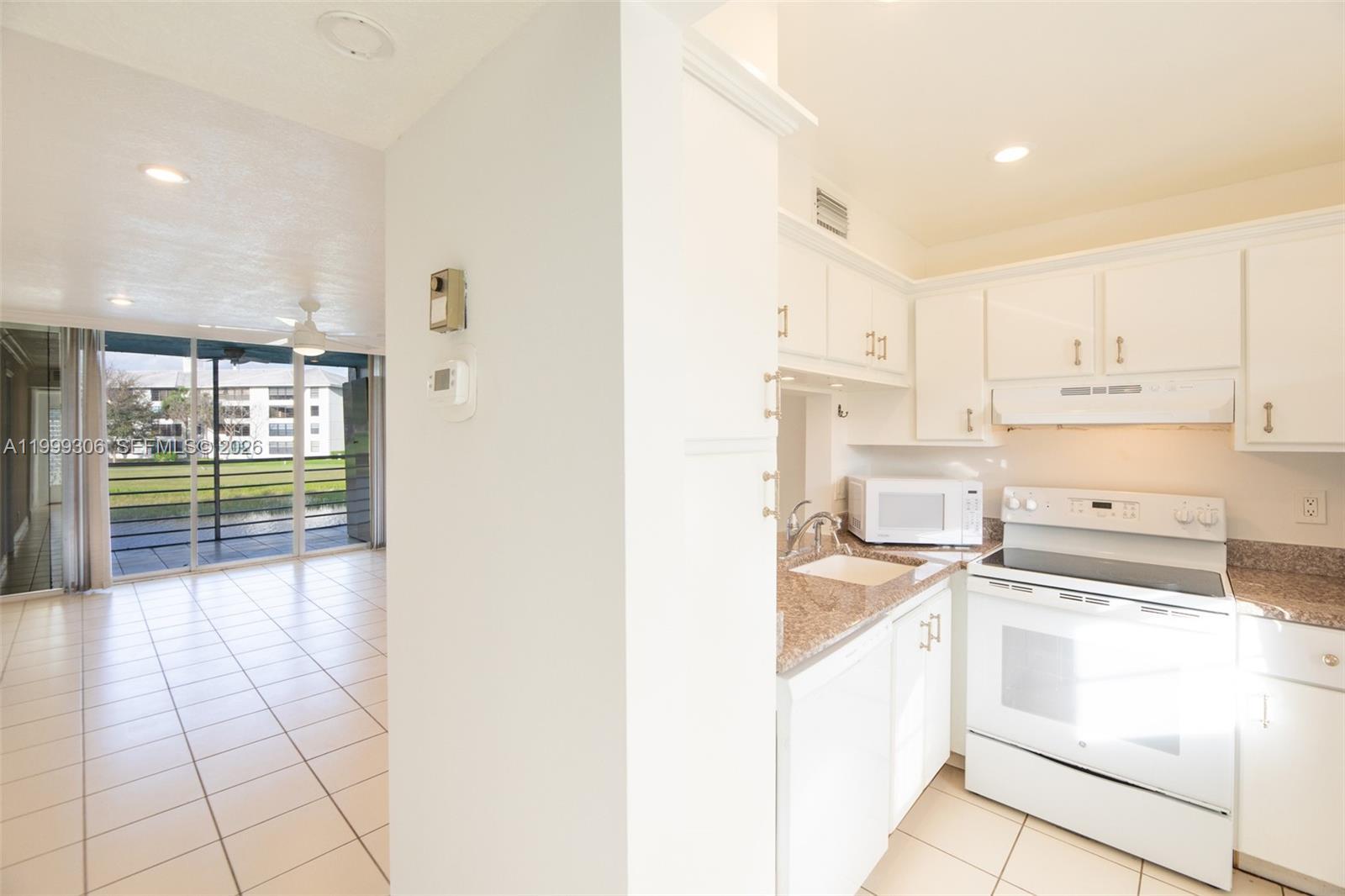 9311 Orange Grove Dr # 211, Davie FL 33324 photo 3