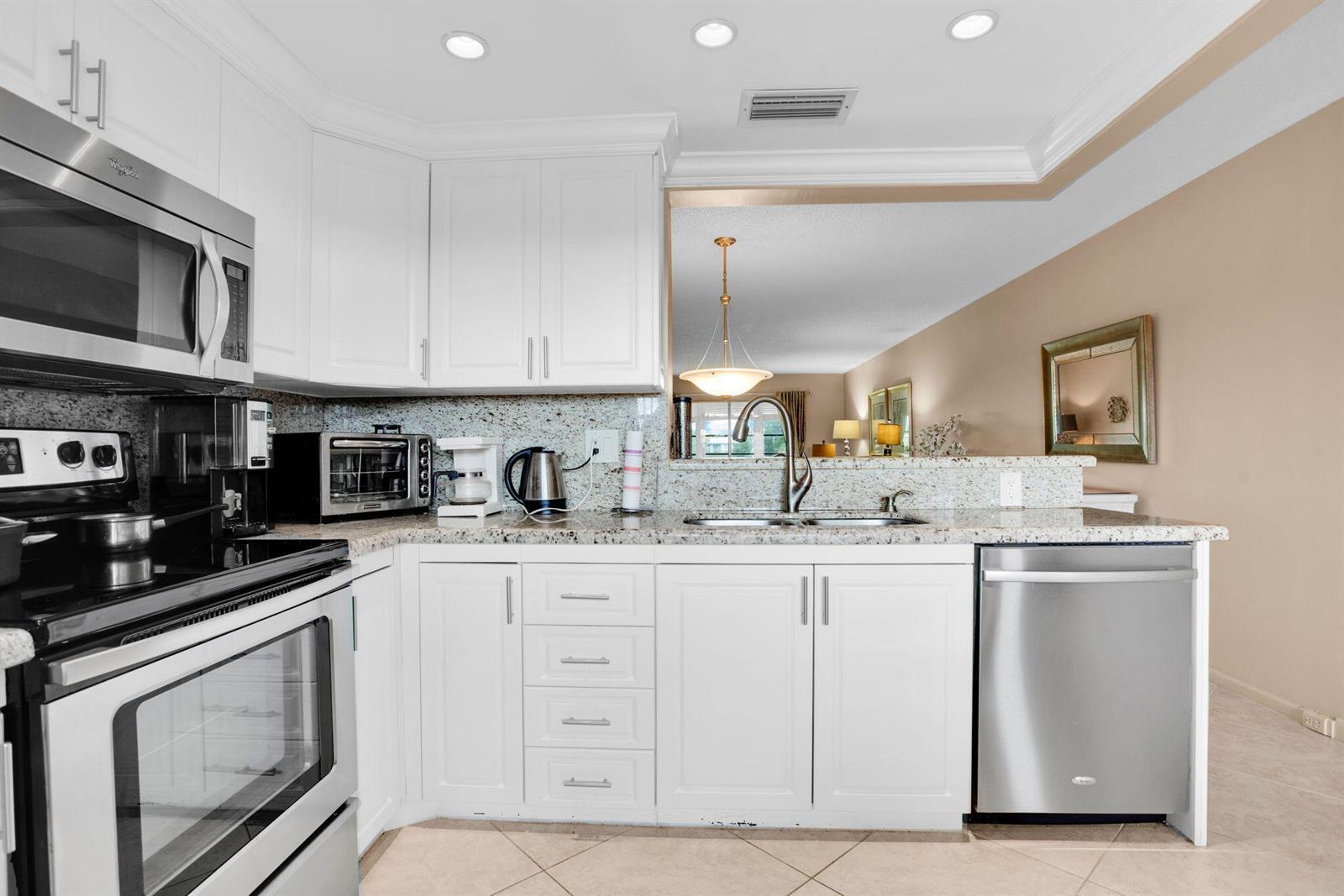 3202 Portofino Point # E4, Coconut Creek FL 33066 photo 3