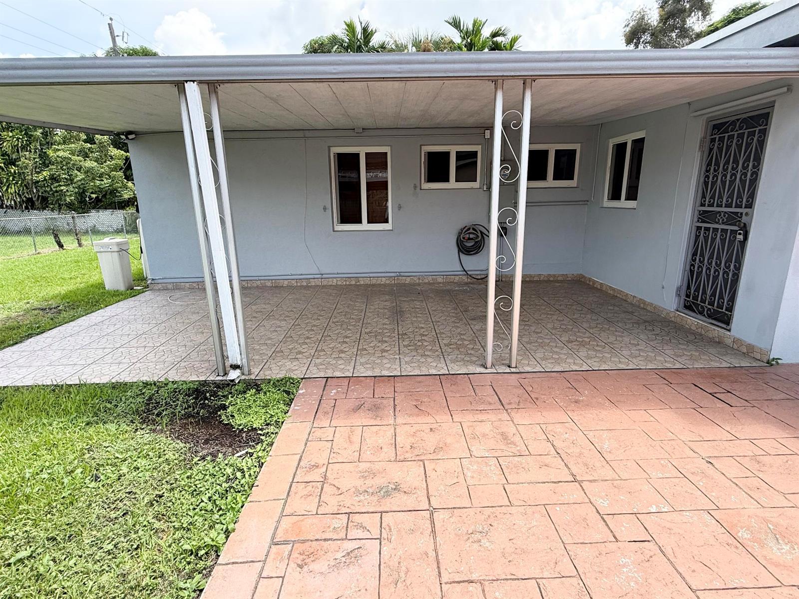 957 W 67th Street, Hialeah FL 33012 photo 2