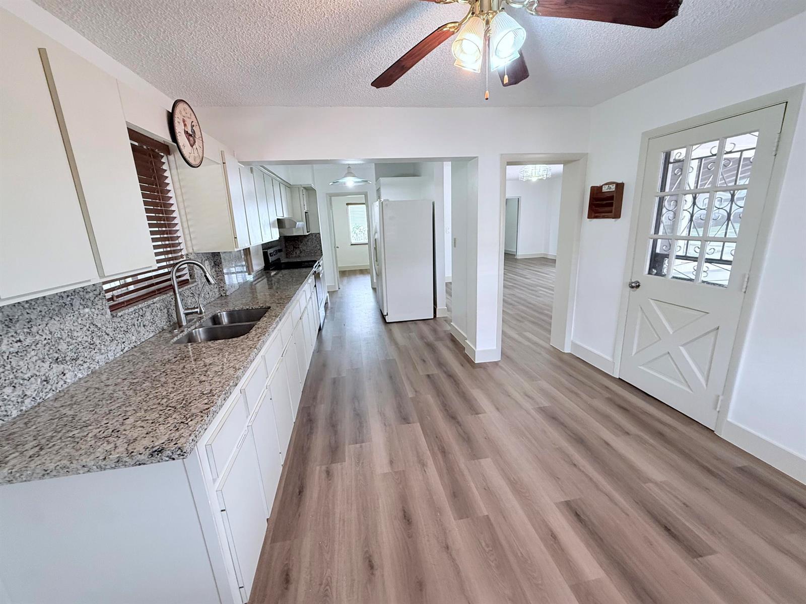 957 W 67th Street, Hialeah FL 33012 photo 4