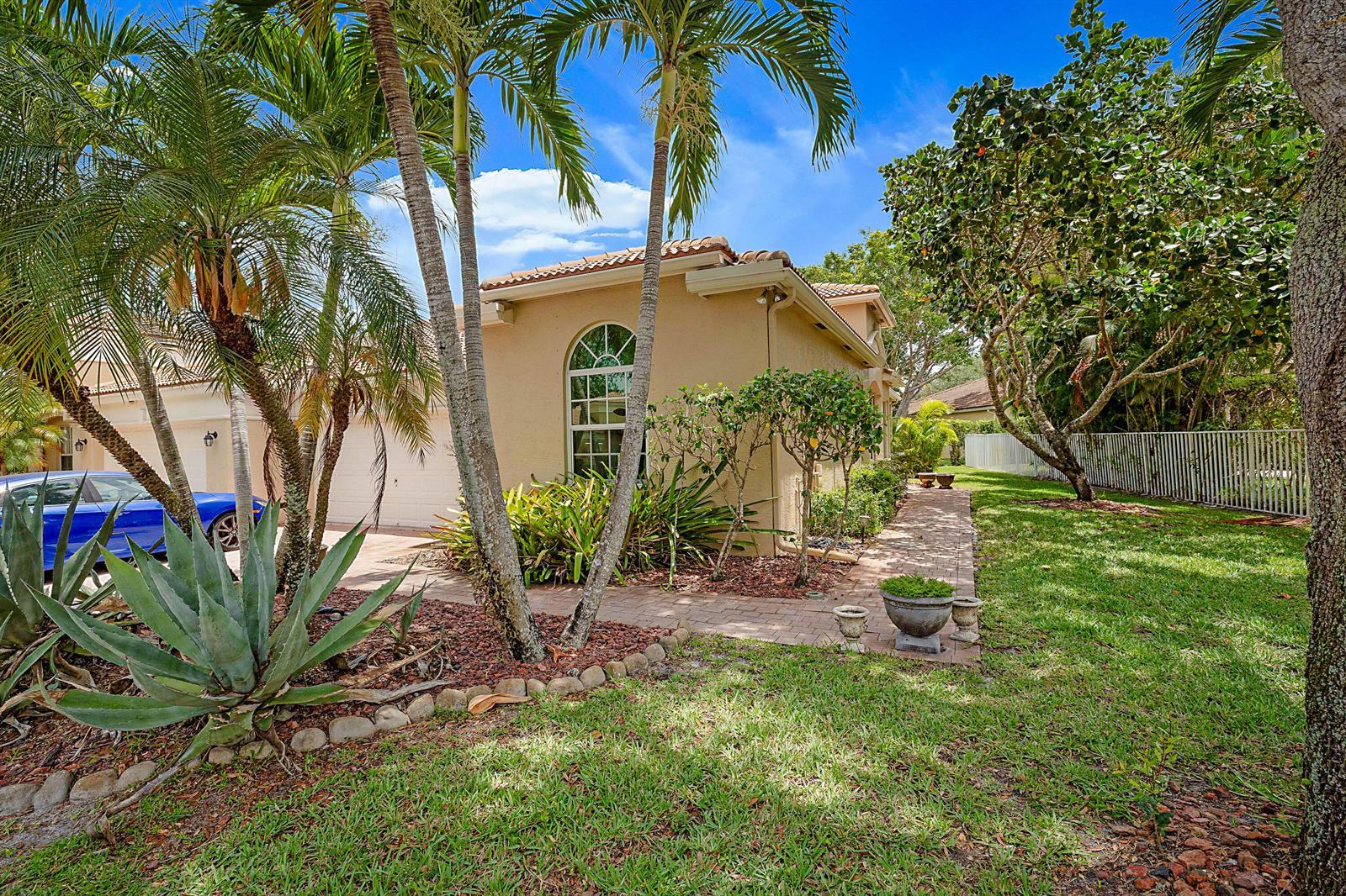 2568 Sandy Cay, West Palm Beach FL 33411