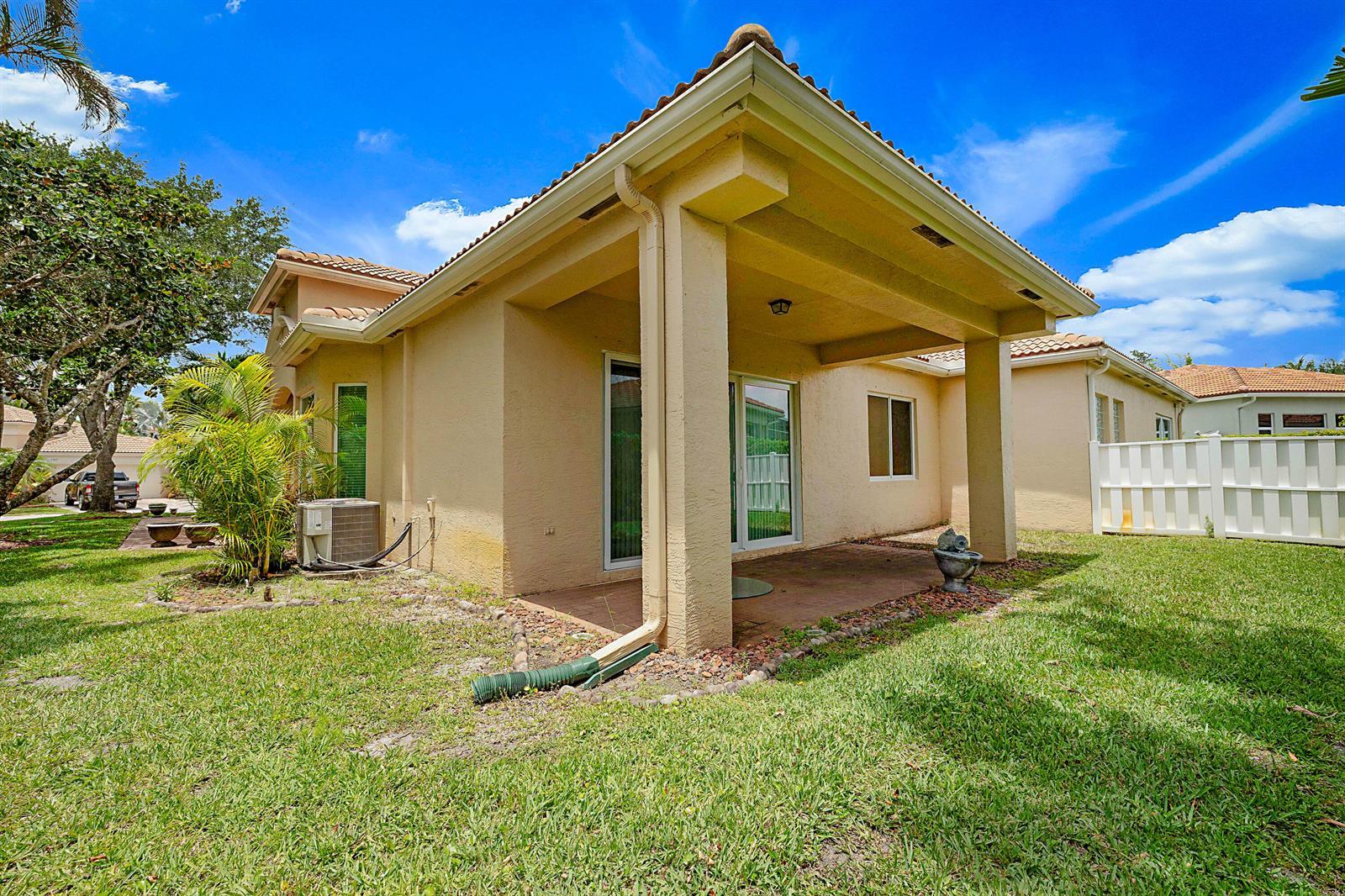 2568 Sandy Cay, West Palm Beach FL 33411 photo 5