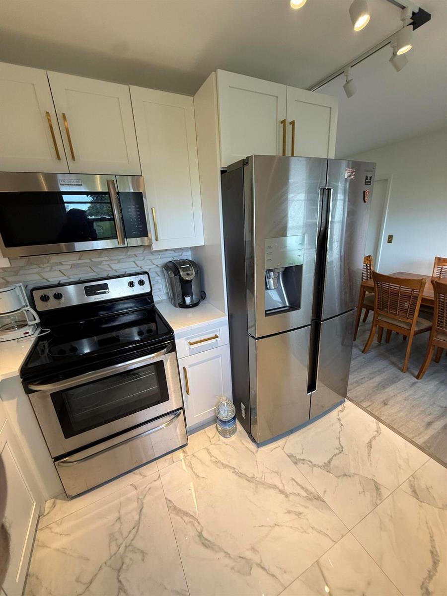 389 Fanshaw J # 389, Boca Raton FL 33434 photo 5