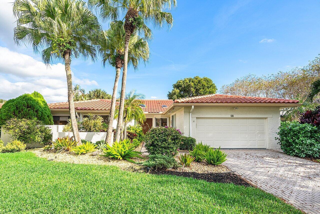 18 Bristol Lane, Boynton Beach FL 33436 photo 2