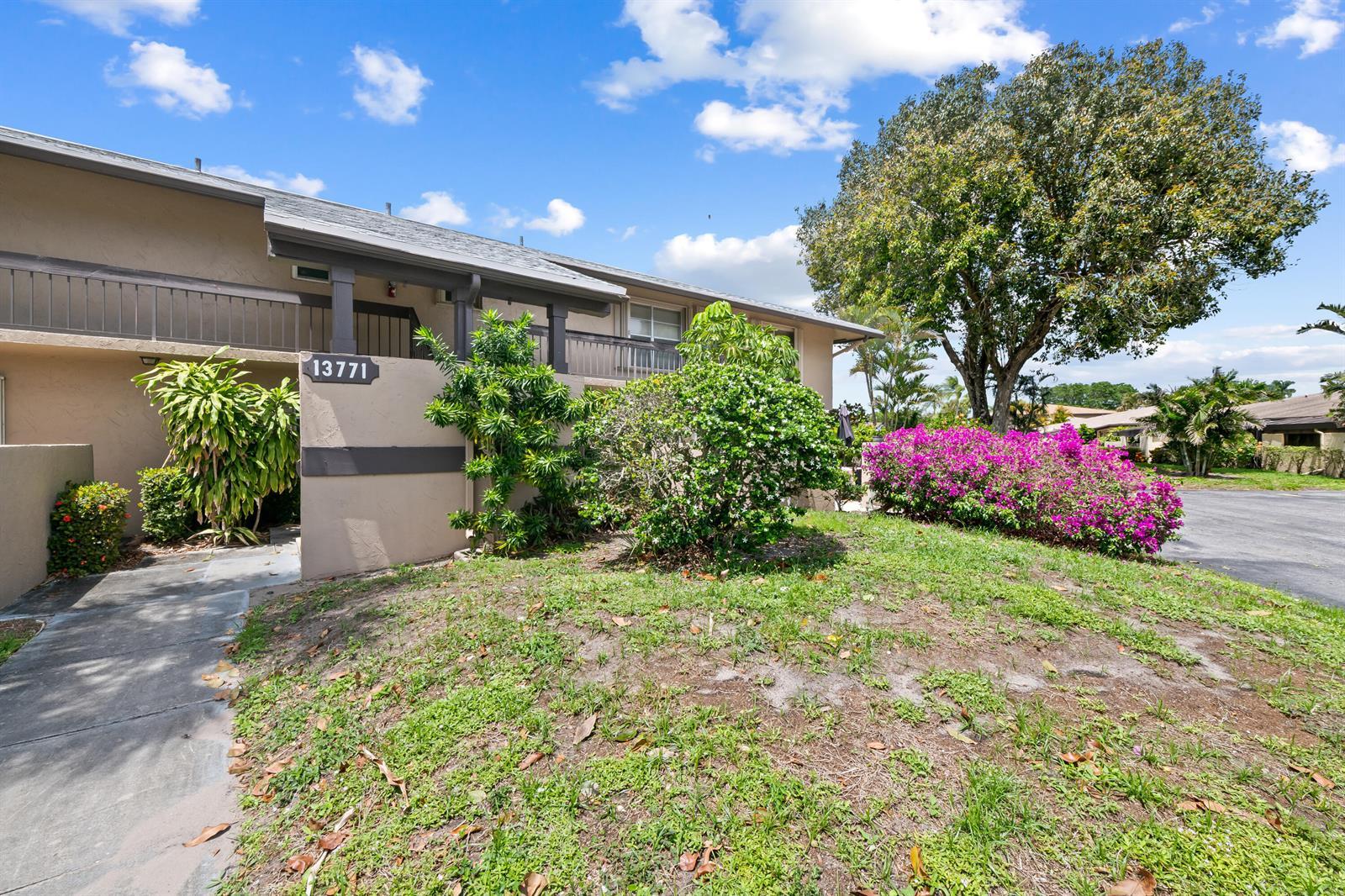 13771 Via Aurora, Delray Beach FL 33484 photo 2