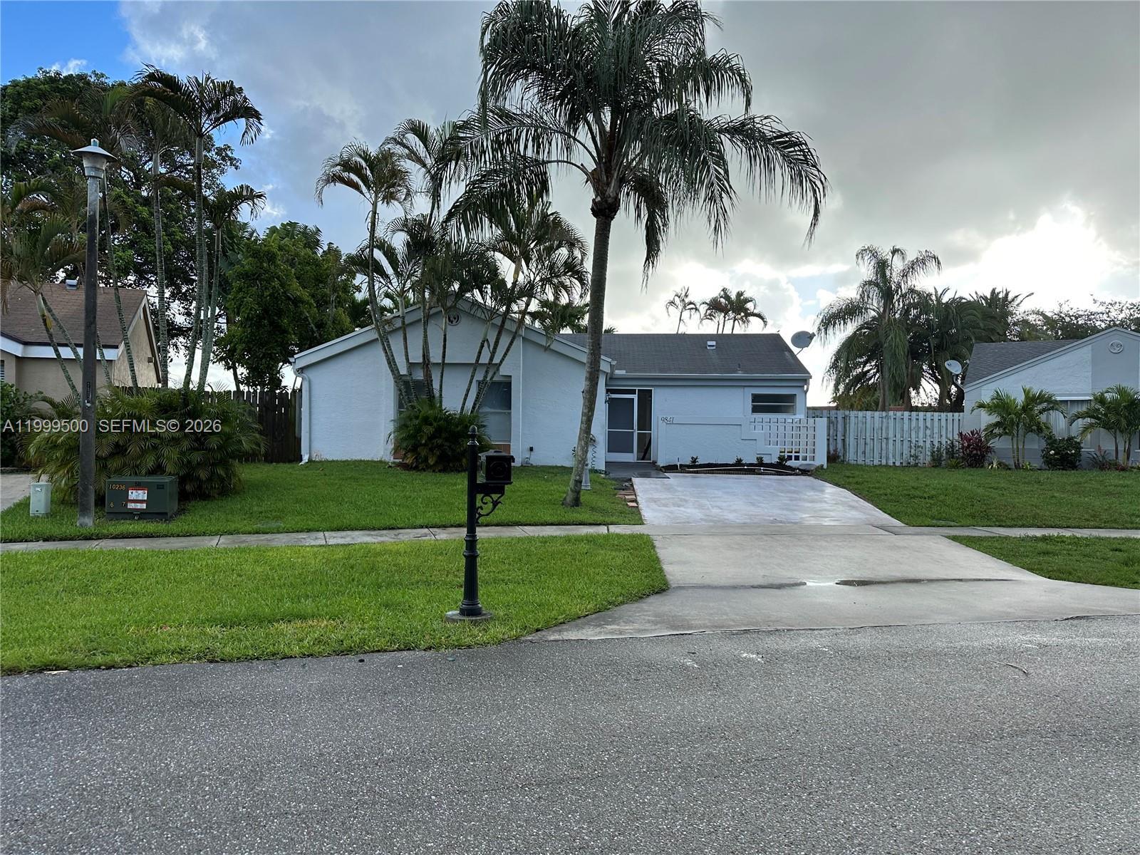 9841 Ridgecreek Rd, Boca Raton FL 33496