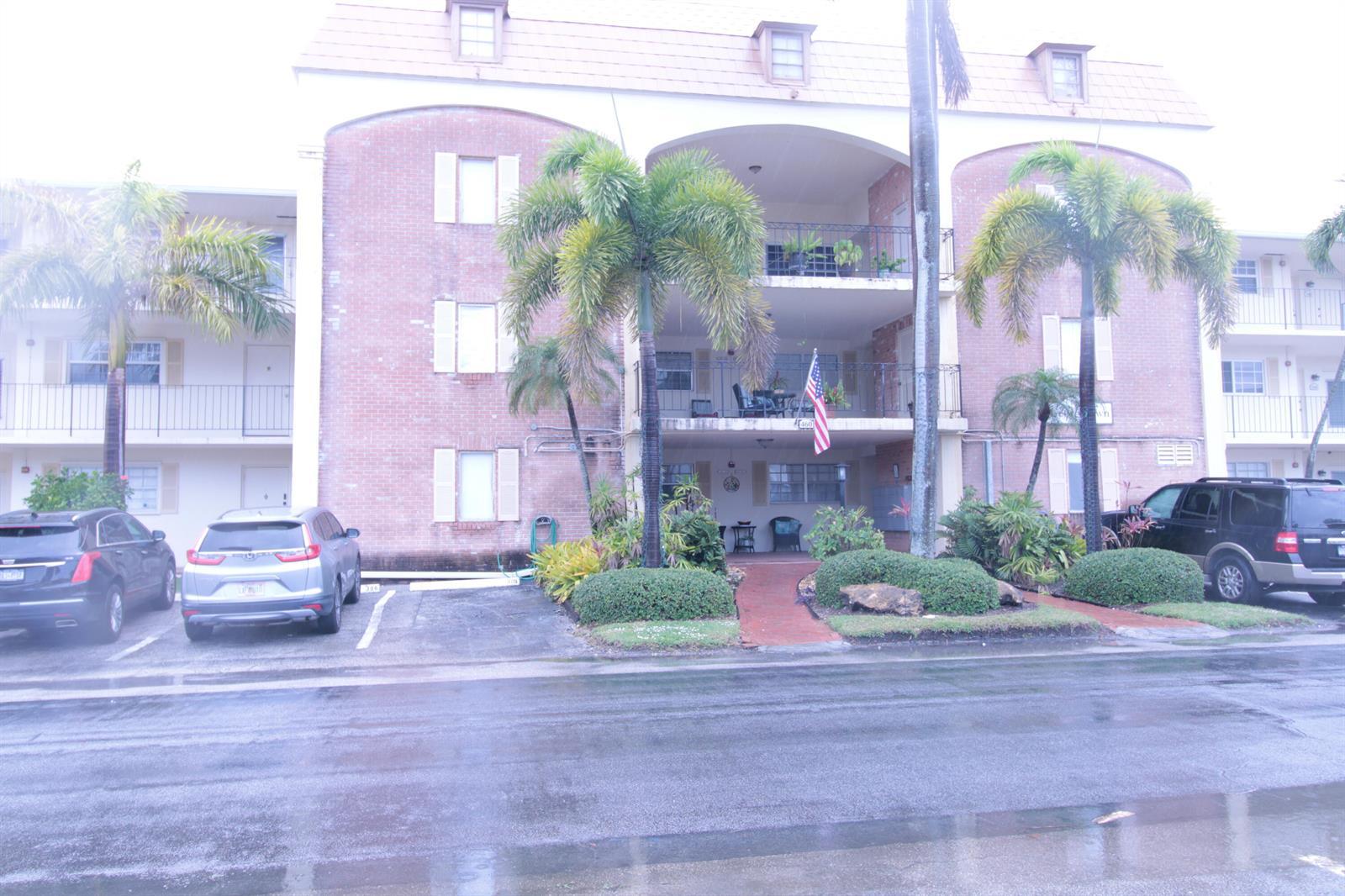 460 Paradise Isle Boulevard # 203, Hallandale Beach FL 33009 photo 2