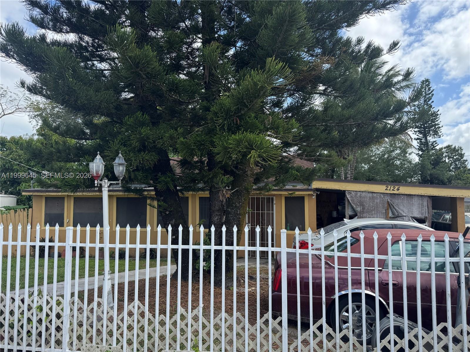 2124 NW 81st St, Miami FL 33147 photo 2