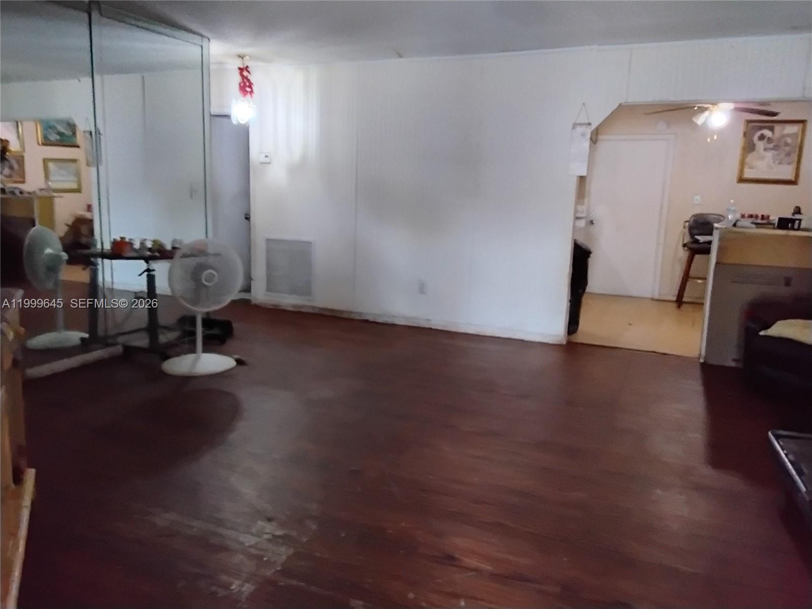 2124 NW 81st St, Miami FL 33147 photo 5